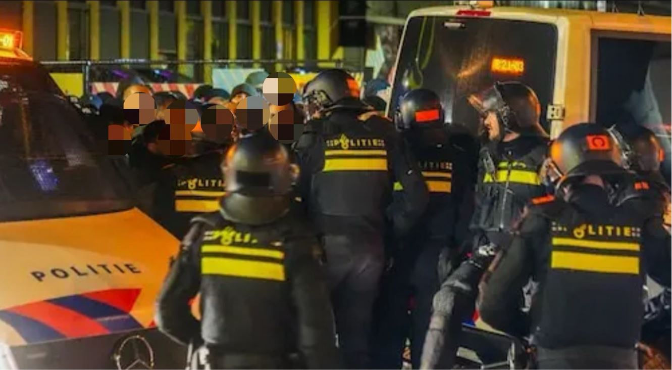 Mbi 180 tifozë të Napolit arrestohen në Holandë para ndeshjes me PSV-në