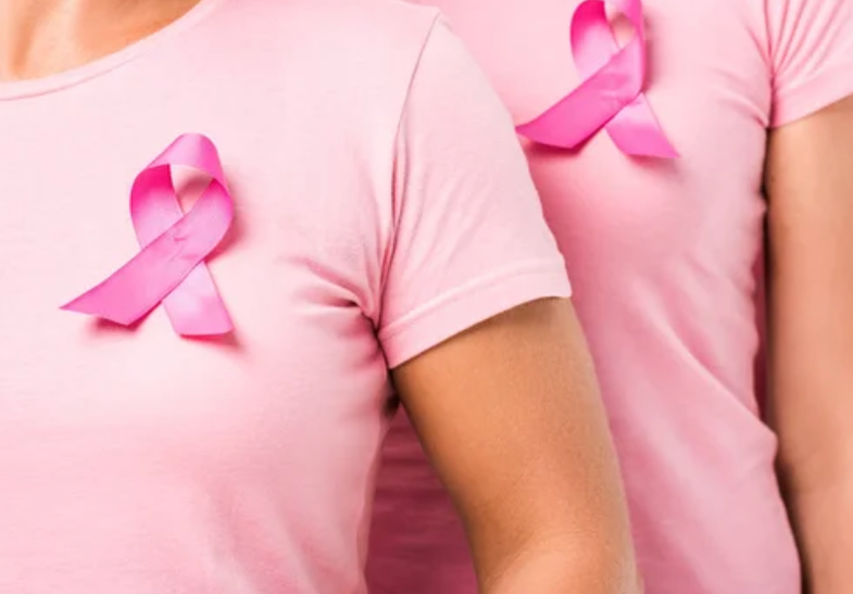 Studimi i ri: Testi gjenetik zbulon rrezikun e kancerit të gjirit