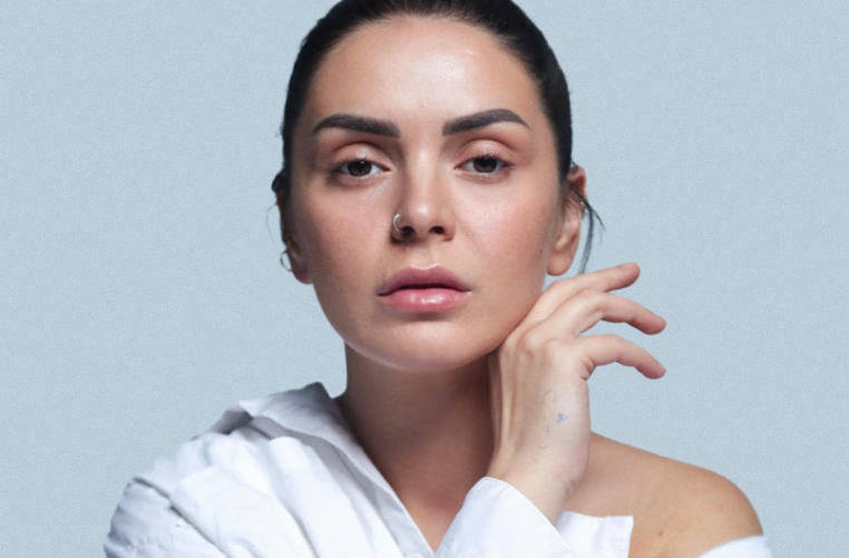 Fifi publikon EP-në me 5 këngë