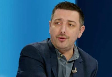 “E qiti Glaukun, njeriun që se ka lanë kërkun”, Valon Syla thotë se VV po luan me afate