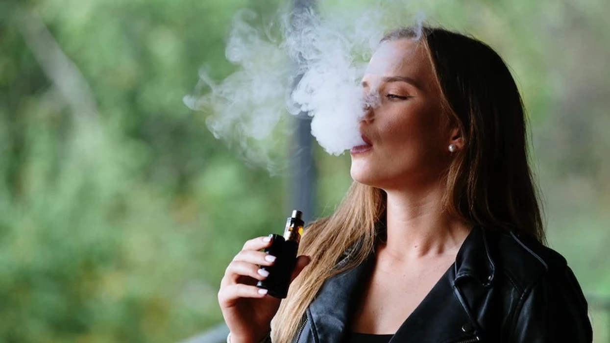 Shkencëtarët zbuluan ndotje fekale dhe E. coli në cigaret elektronike