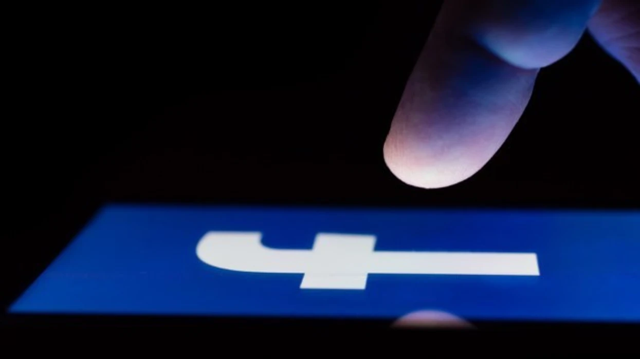 Facebook mbyll opsionet e “Like” dhe “Share” në këto vende