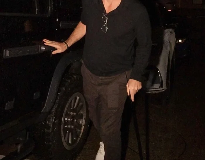 Jennifer Aniston shijon një mbrëmje romantike me Jim Curtis dhe zbulon pse ndihet e sigurt pranë tij