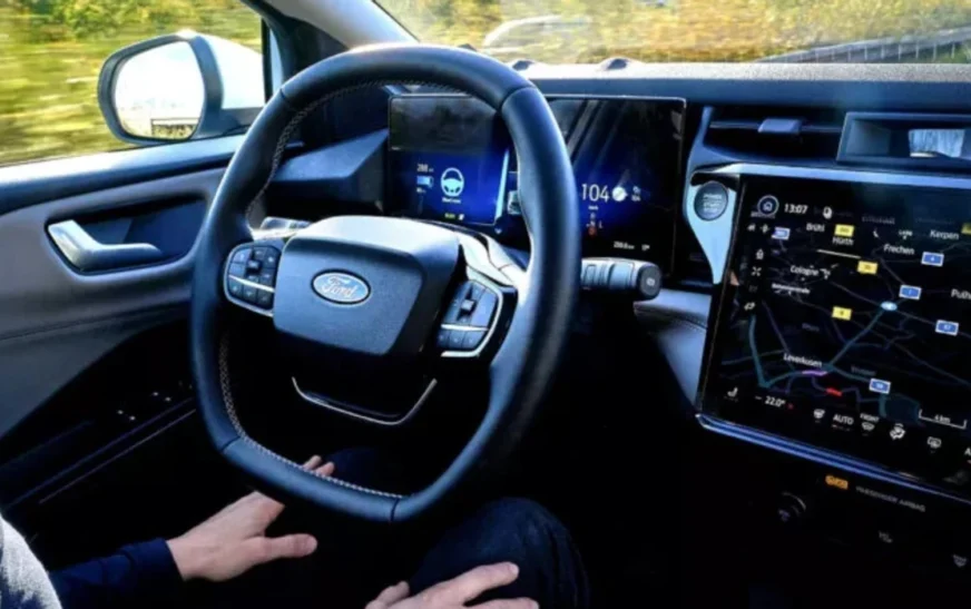 Ford sfidon Tesla-n me “drejtim pa duar” për modelet masive në Evropë