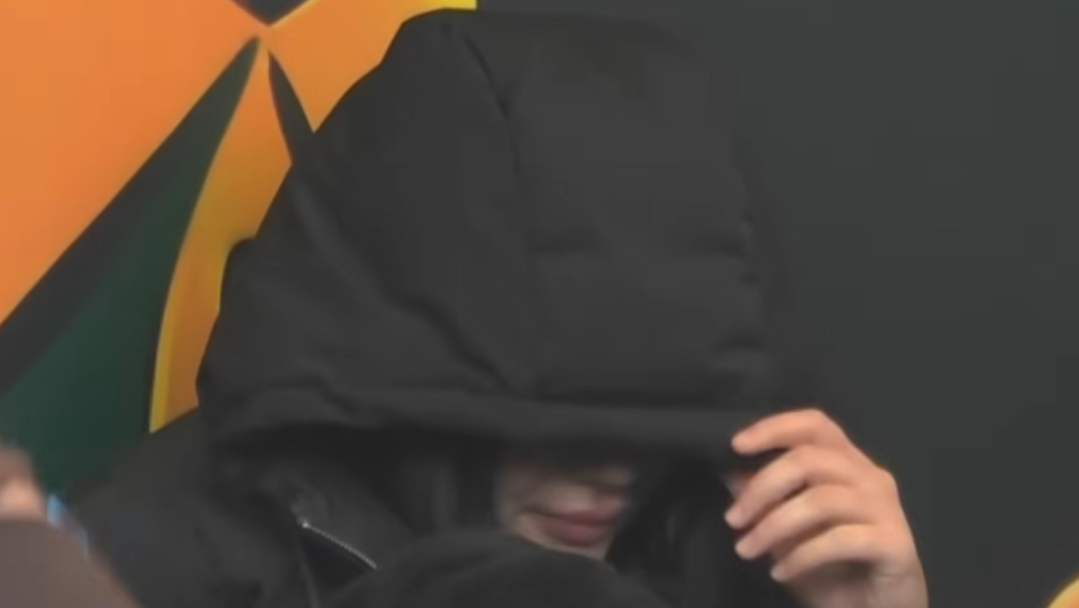 Alba përlotet, çfarë ndodhi me të?