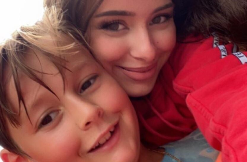 Familja e Elijonës jep deklaratën e papritur për të bijën, ajo kishte ikur nga shtëpia kur ishte fëmijë