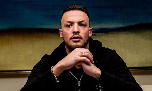 Sulmohet me eksploziv njëra nga shtëpitë e Azetit në Gjermani, reagon reperi