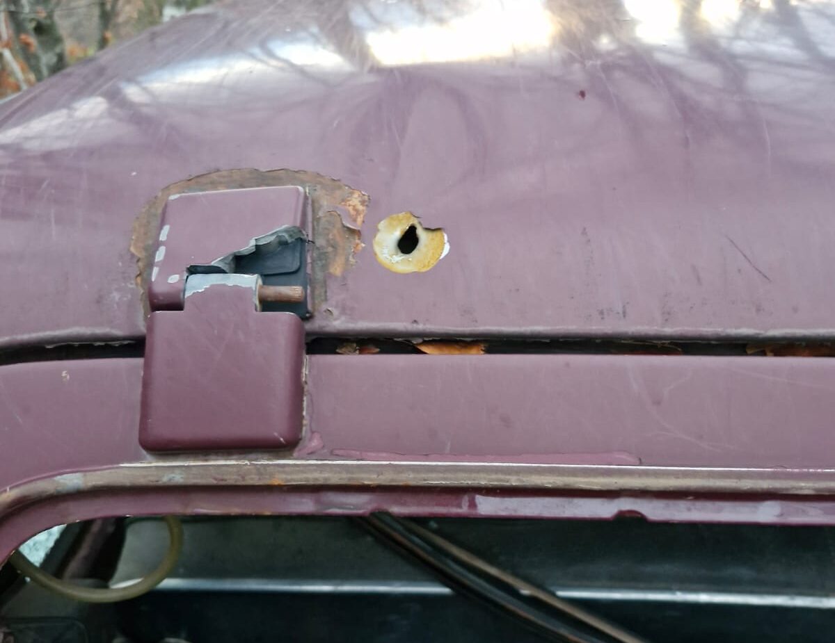 Kjo është vetura në të cilën u plagos e më pas u rrëmbye Vukashinoviqi (FOTO)