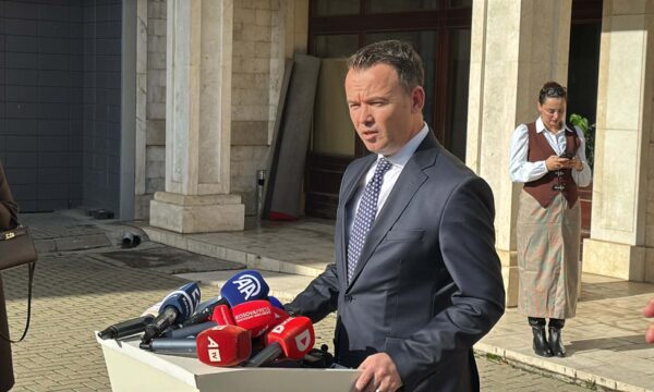 Peci thotë se kanë propozuar 28 dhjetorin si datë për zgjedhje