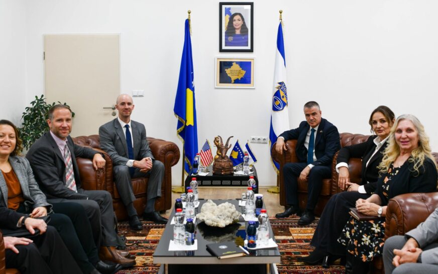 Policia e Kosovës forcon bashkëpunimin me FBI-në