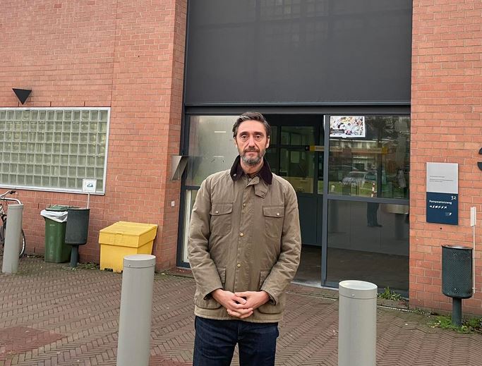 Uran Ismaili festën e 28 Nëntorit e kalon me Kadri Veselin në Hagë!