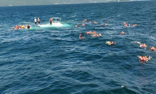 E trishtë në Karaibe – Fundoset katarmani me 55 turistë