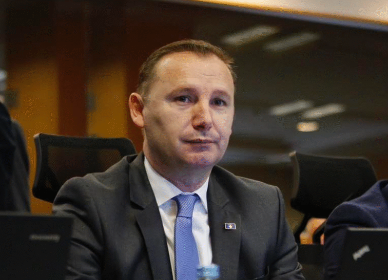 Mungesa e ilaçeve në spitale, Zemaj fajëson Kurtin e Vitinë: Nga kjo qeveri, hajni pas hajnie..