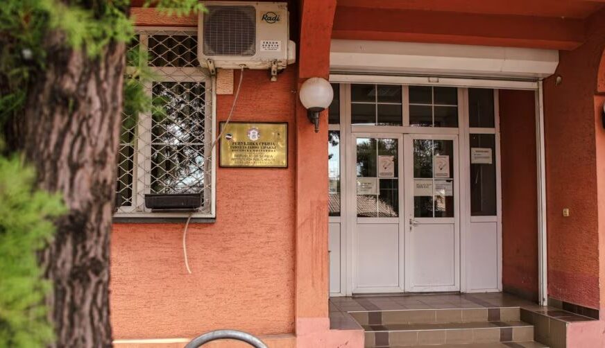 Serbia zgjat afatin për përzgjedhjen e punëtorëve të rinj shëndetësorë në Kosovë në prag të zgjedhjeve të reja