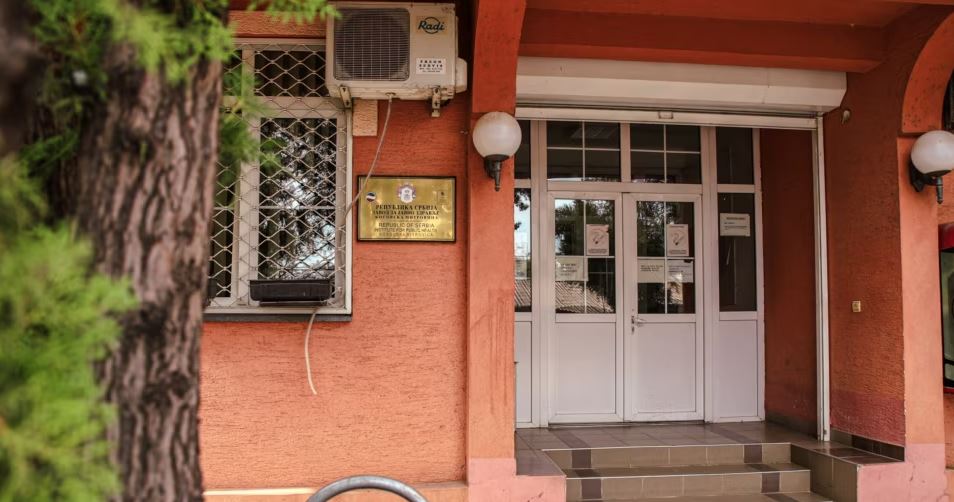 Serbia zgjat afatin për përzgjedhjen e punëtorëve të rinj shëndetësorë në Kosovë në prag të zgjedhjeve të reja