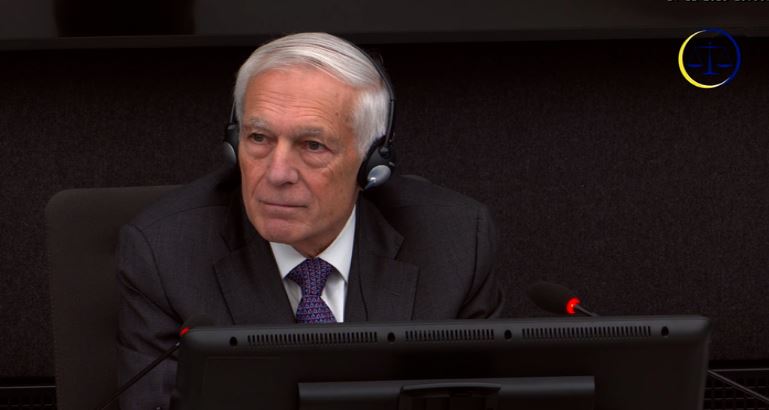 Wesley Clark, nis ditën e dytë të dëshmisë në Hagë