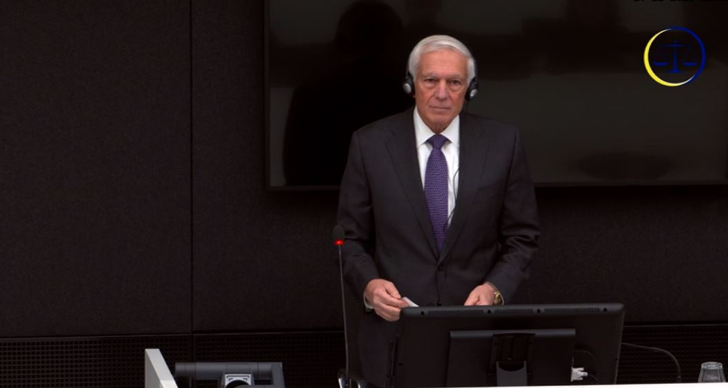 Wesley Clark futet në sallë, pas pak nis dëshminë!