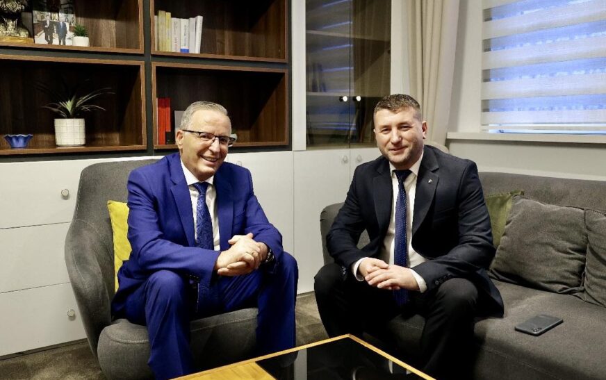 PDK-së i bashkohet profesori i UP-së, Gëzim Qerimi