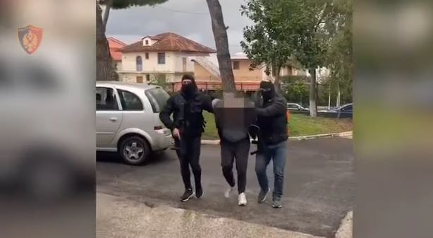 Kapet në Fier shqiptari që vepronte në një grup kriminal, do të ekstradohet në Itali