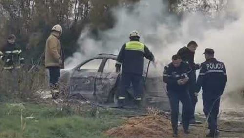 Dyshohet për atentat në Lushnje, një makinë gjendet e djegur