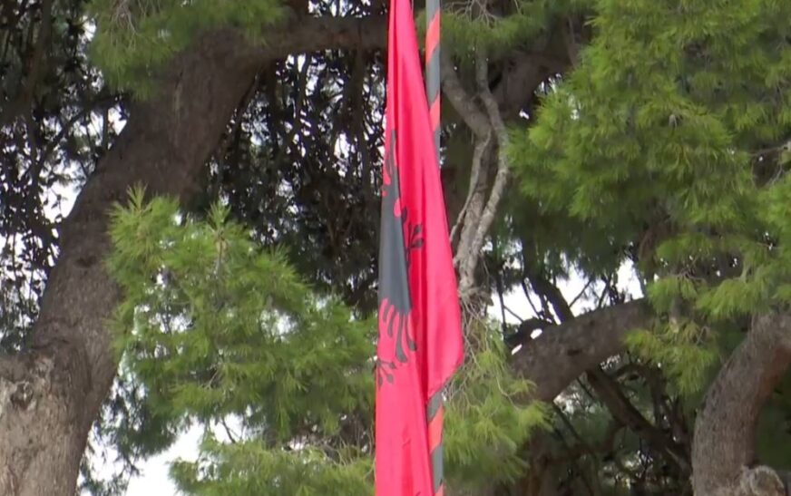 Nis ceremonia e ngritjes së flamurit me rastin e 113 vjetorit të Pavarësisë së Shqipërisë