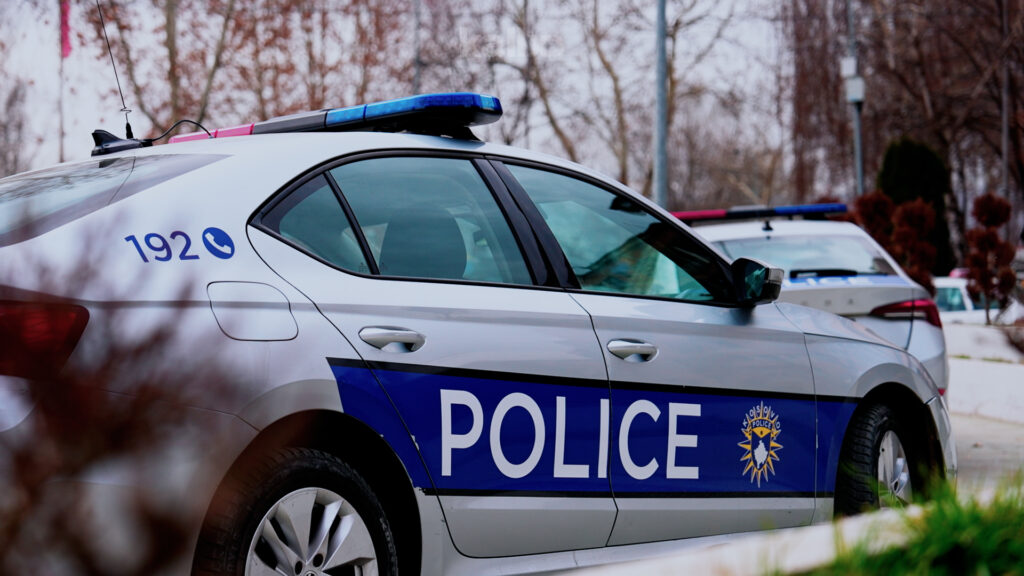 Shefi i Prokurimit në QKUK arrestohet pas sulmit ndaj policëve në Dardani