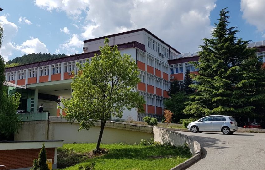 Aksidenti i rëndë në Vrellë, Spitali i Pejës: Kemi pranuar 9 të lënduar, dy janë dërguar në QKUK