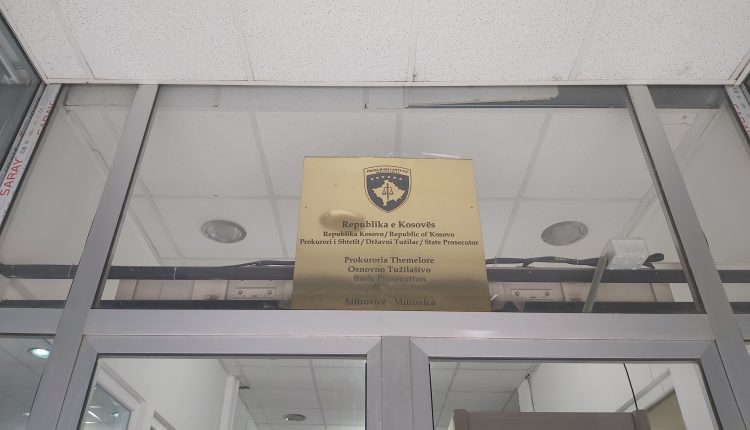 Kërkohet paraburgimi i mitrovicasit që tentoi të vrasë djalin e tij