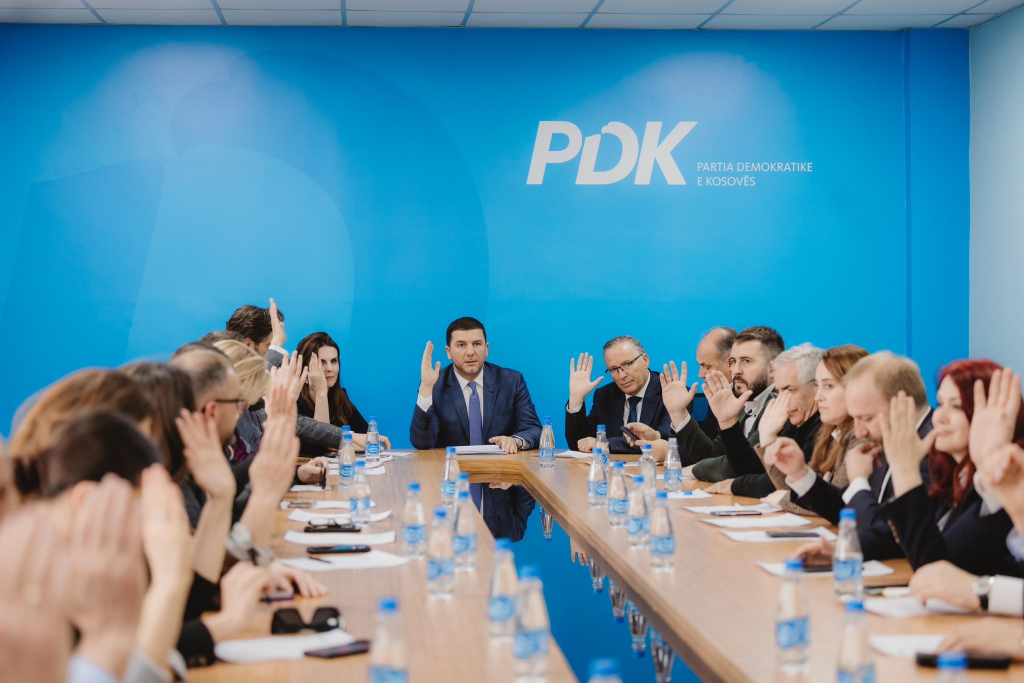 Partia Demokratike e Kosovës zgjedh kryetarin e ri