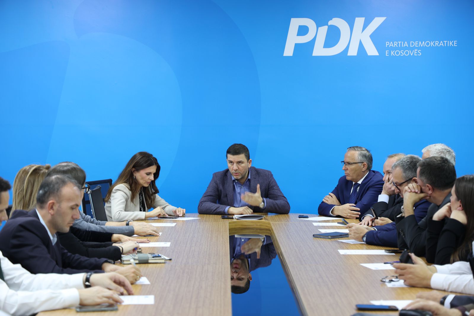 PDK mban mbledhje të kryesisë, vendos nëse do ta votojë Konjufcën