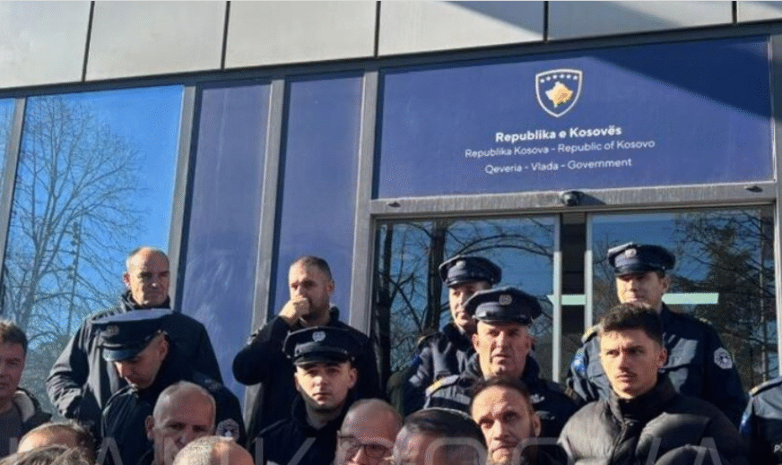 “Më 28 dhjetor festoni ju, jo ne”, Trafiku Urban i bën thirrje Kurtit dhe Muratit: Dilni të takohemi