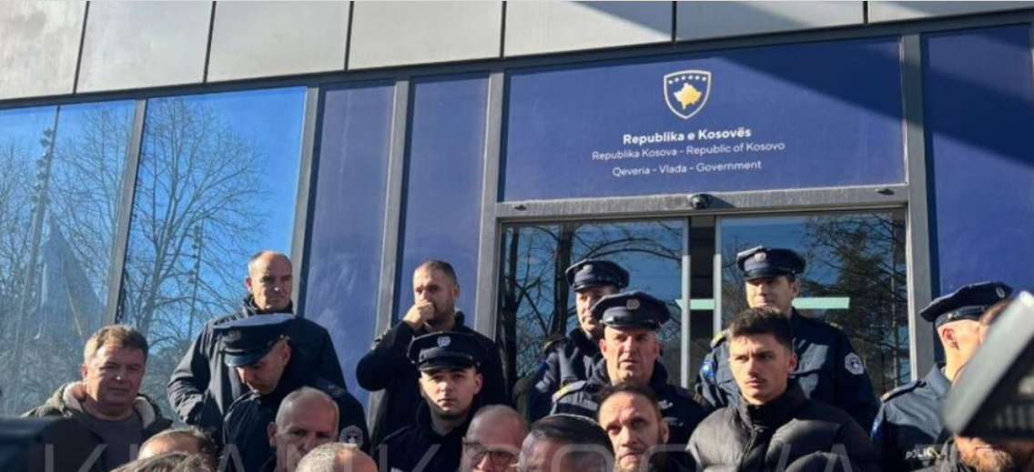 “Më 28 dhjetor festoni ju, jo ne”, Trafiku Urban i bën thirrje Kurtit dhe Muratit: Dilni të takohemi