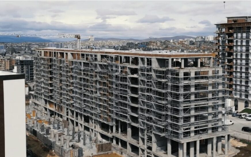 Gjykata refuzon kërkesën e Prokurorisë për bllokimin e 7 hektarëve tokë në Veterrnik (dokument)