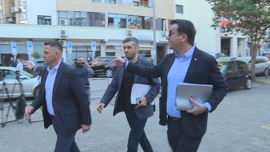 Kushtetuesja e ktheu në detyrë, Veliaj lëshon urdhrin e parë nga burgu