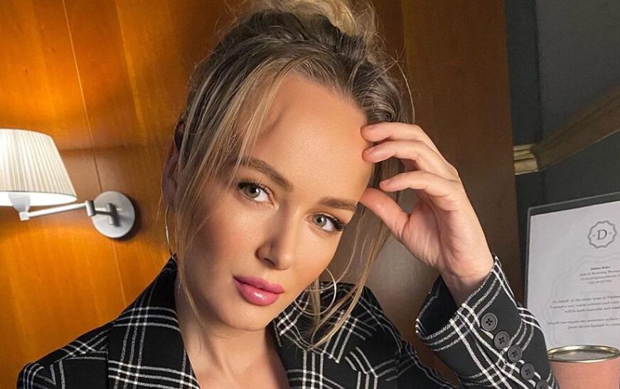 “O flaka ju daltë krejt juve…” – Vajza e Sami Lushtakut i reagon deputetes së VV-së Adriana Matoshit