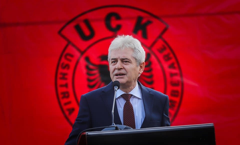 Ali Ahmeti takon sot veteranët – A po vjen protesta në Shkup për çlirimtarët?