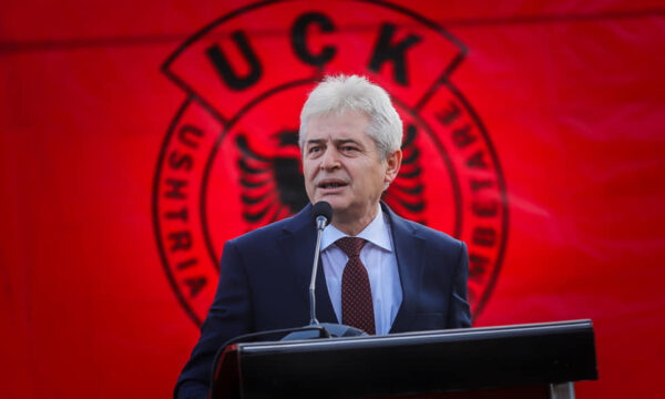 Ali Ahmeti: Hill e konfirmoi që vetëm Millosheviqi e konsideronte UÇK- në si kriminele dhe askush tjetër