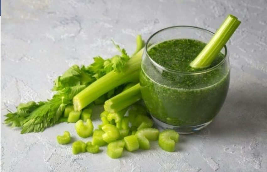 Çfarë i ndodh trupit kur pini lëng selino çdo ditë