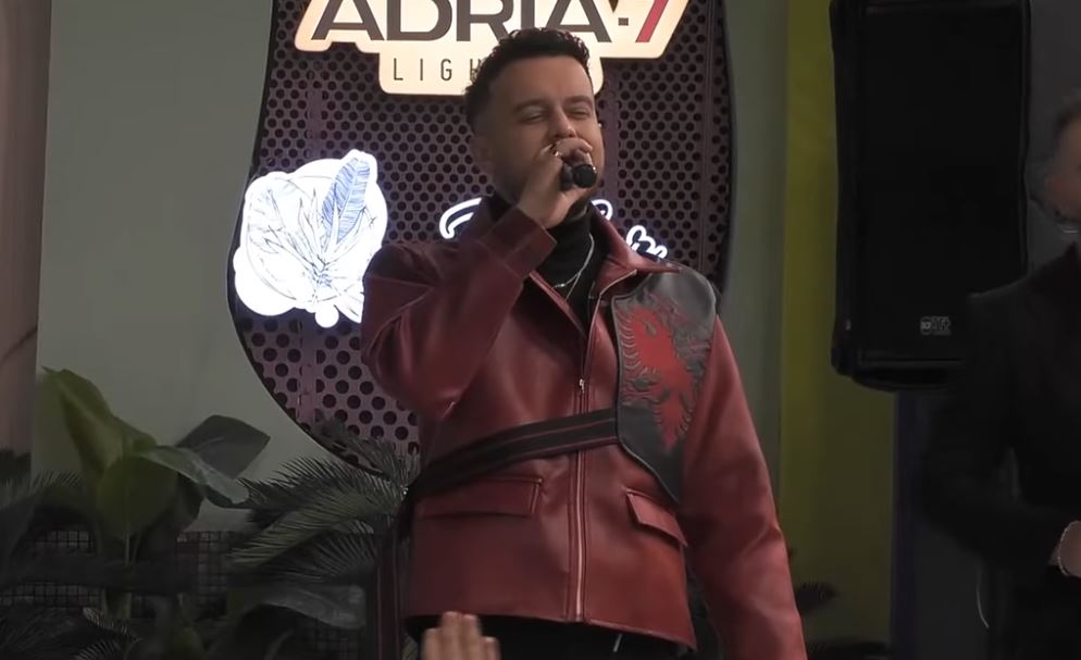 “Mora fjalë” – Kushtrimi i këndon komandantit Adem Jashari (VIDEO)