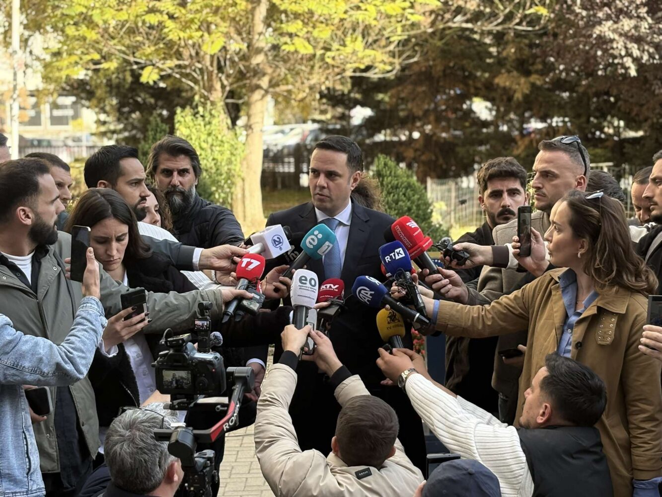 Abdixhiku i reagon Osmanit: Kam qenë i gatshëm të votohet buxheti i Prishtinës, pagat e RTK-së dhe Pako e Rritjes