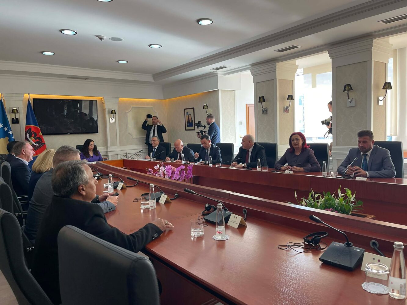 Nis takimi i Osmanit me liderët politikë