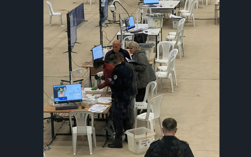 Ndalet rinumërimi në Mitrovicë, Policia e Prokuroria futen në vendin ku po numërohen vota