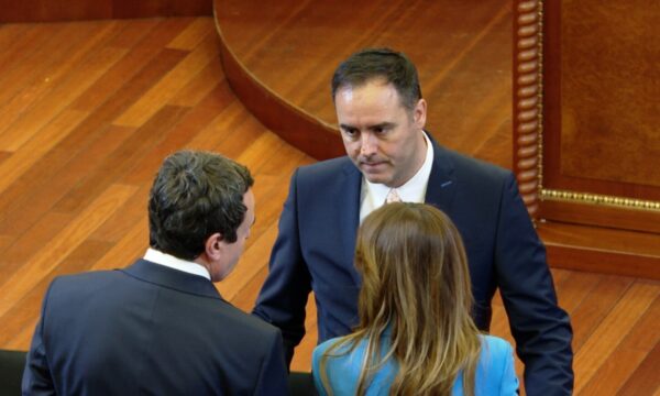 Partitë opozitare pa koalicione në zgjedhje, VV-ja bashkë me një tubë partish të vogla