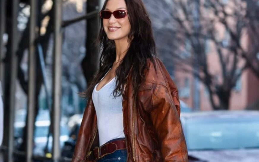 Sa herë Bella Hadid vesh këto atlete, të bind të kesh një palë të tuat