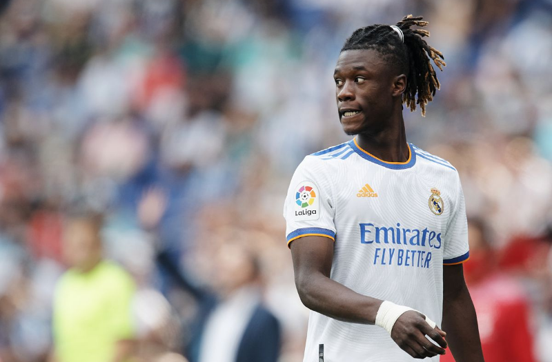 ‘Çmendet’ Liverpool, ofron një ‘mal’ me para për Camavingan