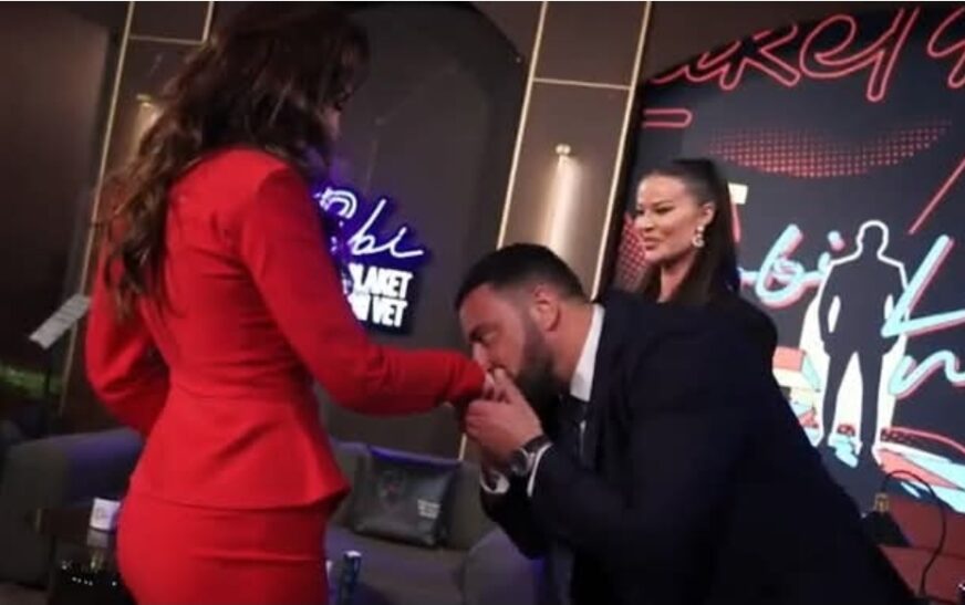 Politikani i njohur zbulon detaje për bashkëjetesën e Norës me Robertin