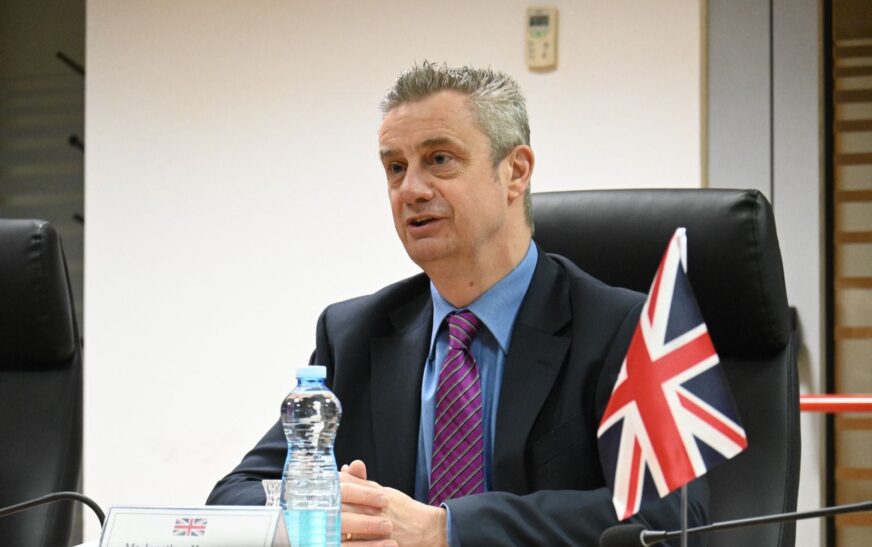 Moscertifikimi i Listës Serbe, Hargreaves: Cënohet reputacioni i Kosovës si një demokraci multietnike