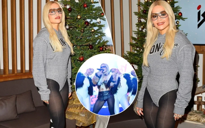 Rita Ora ekspozon këmbët e tonifikuar në një palë geta transparente, ndërsa performon në hapjen e sezonit të skijimit në Austri