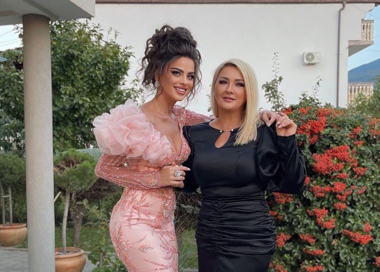 Remzia nuk qenka vjehrrë e vështirë si shumica e shqiptareve, nuk i përzihet rejës se kur zgjohet nga gjumi