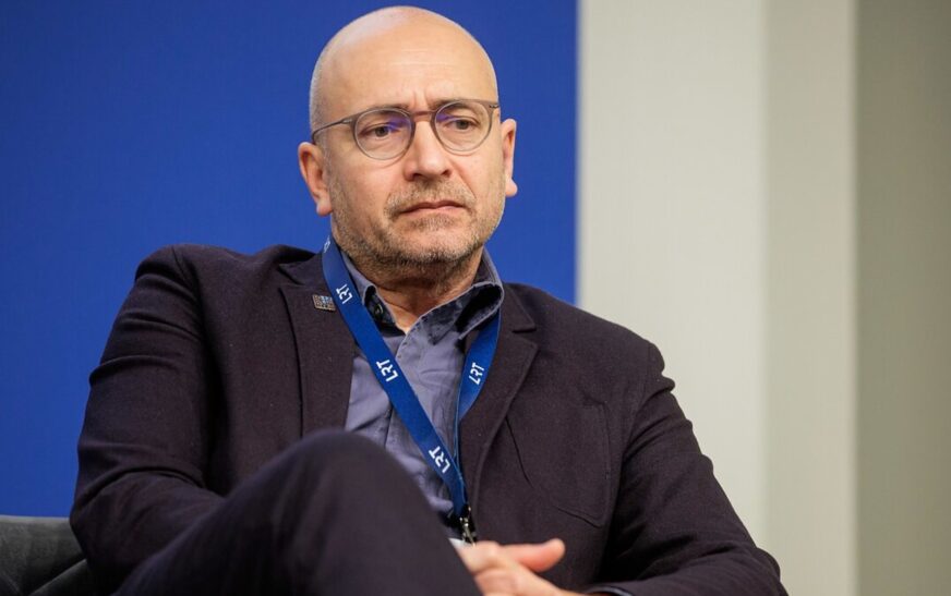 Sekretari i EFJ i kërkon Kurtit reagim për sulmet e Kurteshit ndaj AGK e mediave: Praktika të ngjashme me mafien, jepni fund